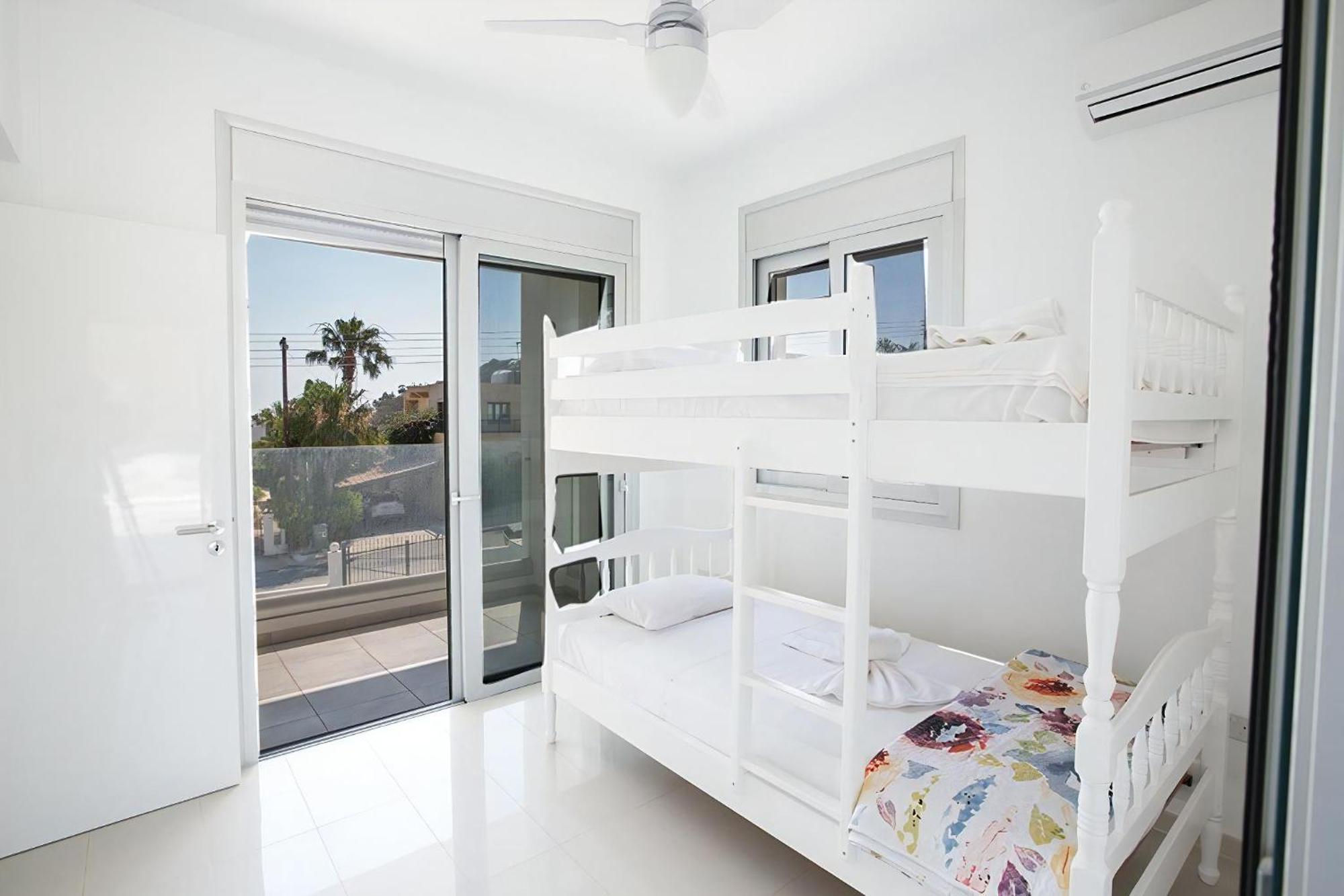 Villa Protara Chrysos - Beautiful 5 Bedroom Protaras Villa - Walking Distance To Fig Tree Bay Экстерьер фото